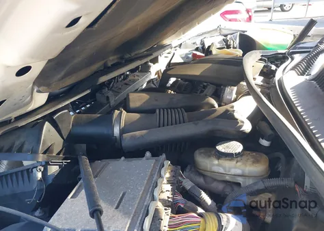 2011 Lincoln Town Car Signature Limited z USA, uszkodzony, nr VIN 2LNBL8CV4BX752533